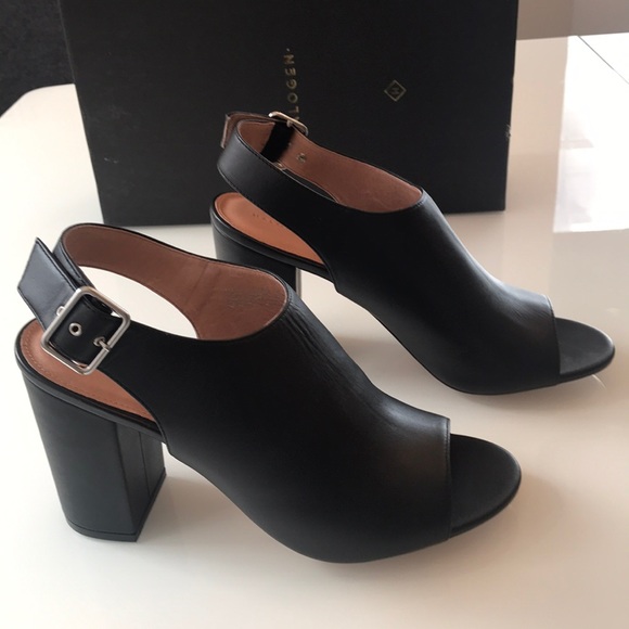 NWB Halogen “Hadina Lea” open toe leather sandals! - Picture 2 of 7